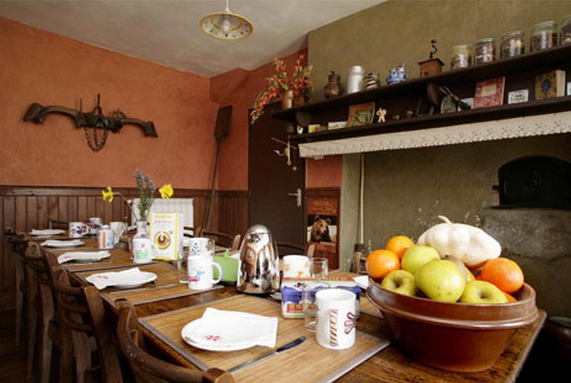 Le Poujastou Bed and Breakfast Juzet-de-Luchon Eksteriør billede